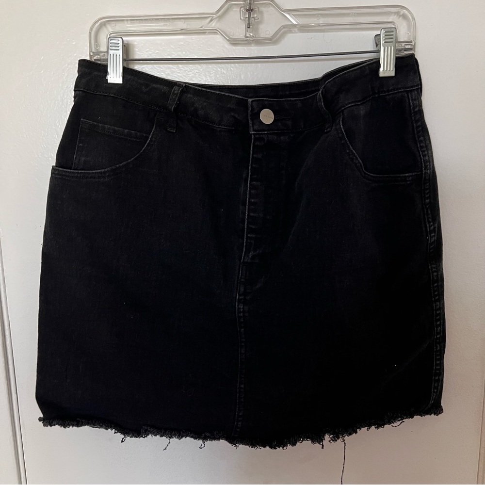 Black H&M mine denim skirt. Size 14